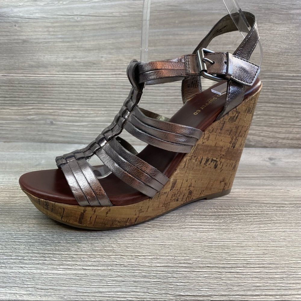NWT Mossimo waylon cute pewter colored strappy caged wedge cork sandal Size 8.5